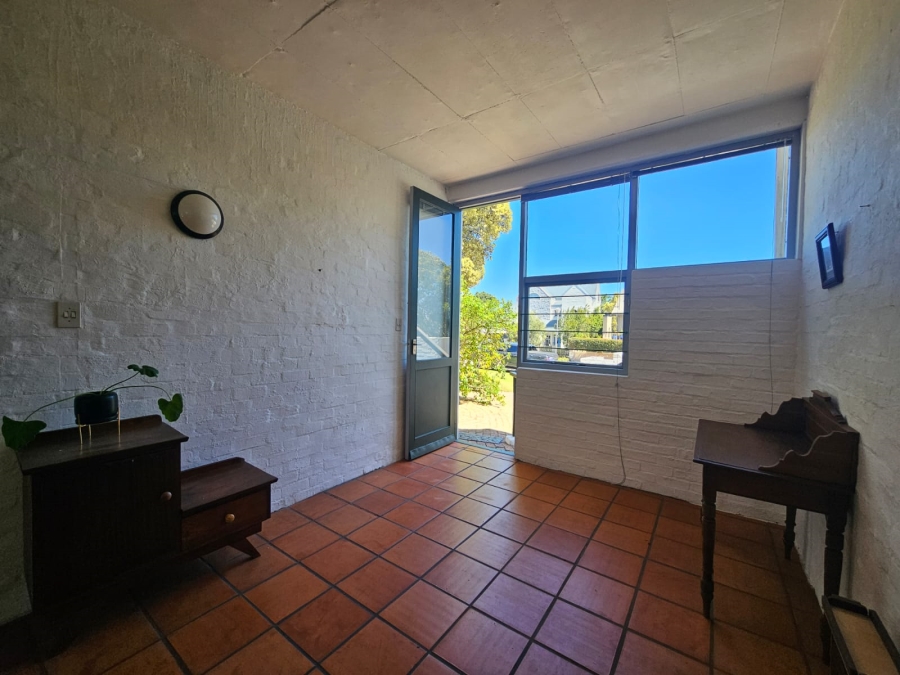 5 Bedroom Property for Sale in Herolds Bay Western Cape